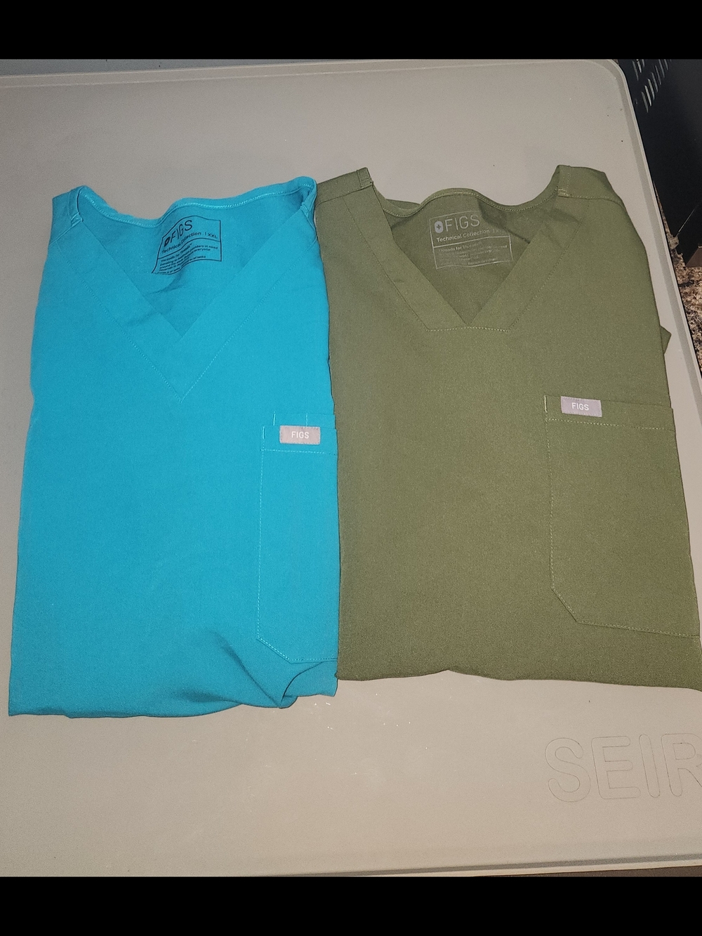 Figs Technical Collection Scrub V-neck Olive, Teal. XXL